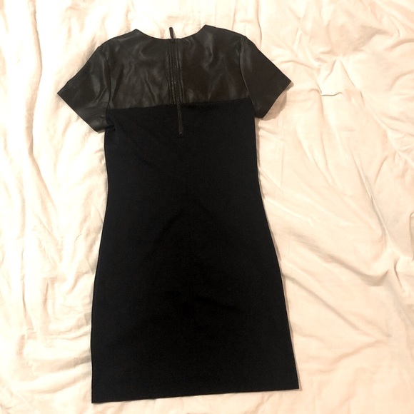 twik, fit navy blue and pleather top quarter, size small - Picture 2 of 4